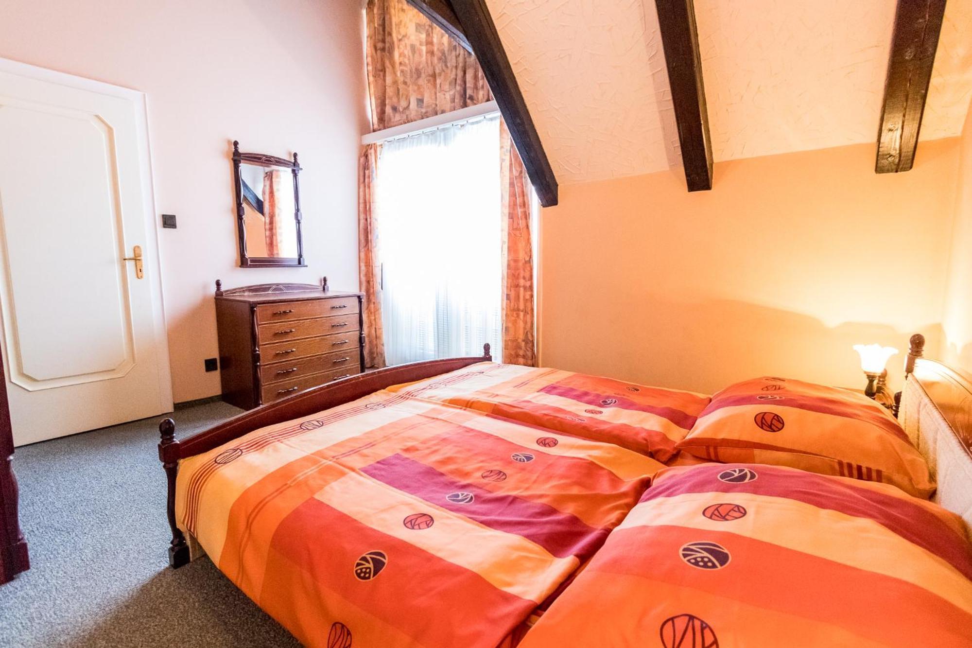Hotel Haus Sonnenhof Siófok Esterno foto