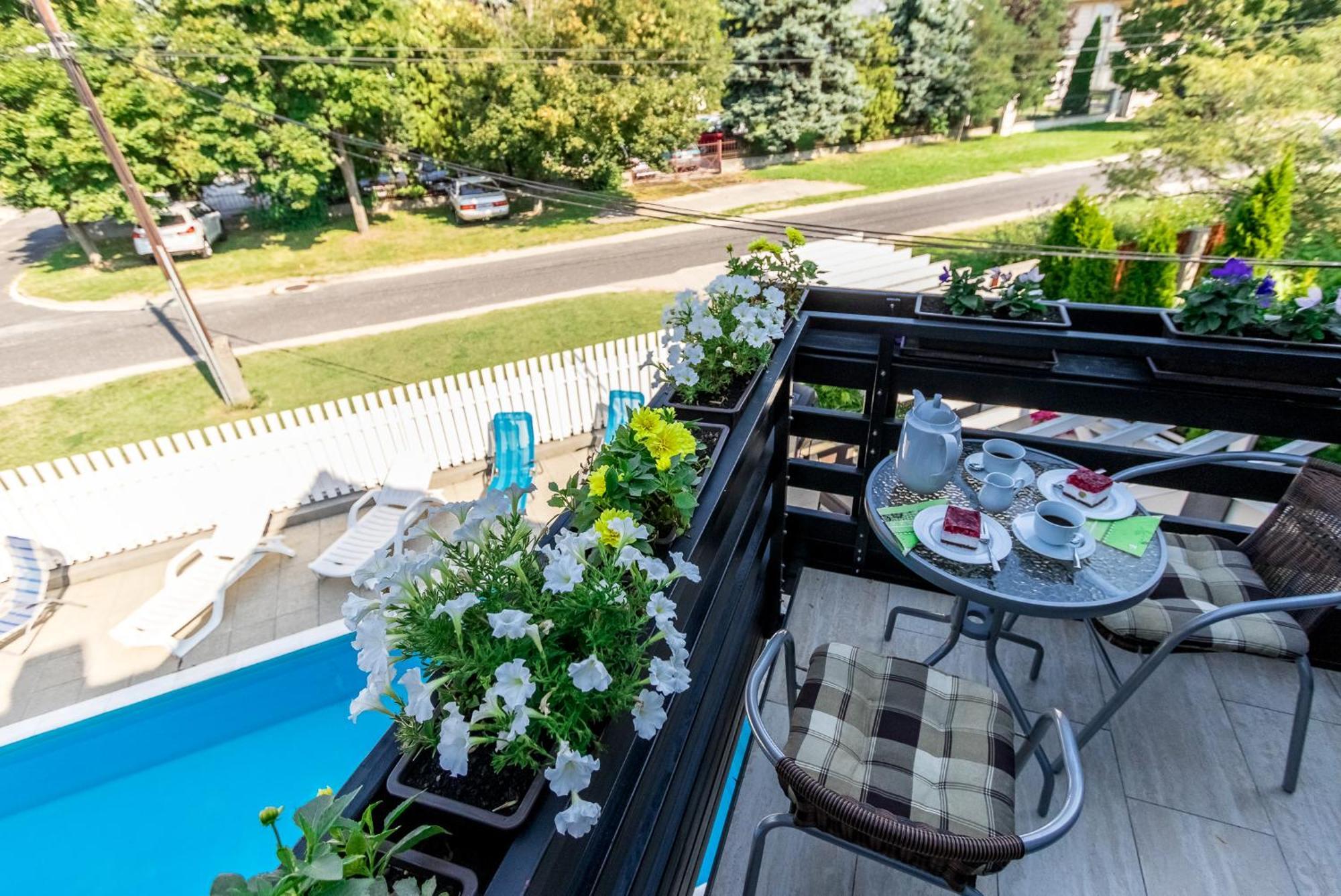 Hotel Haus Sonnenhof Siófok Esterno foto