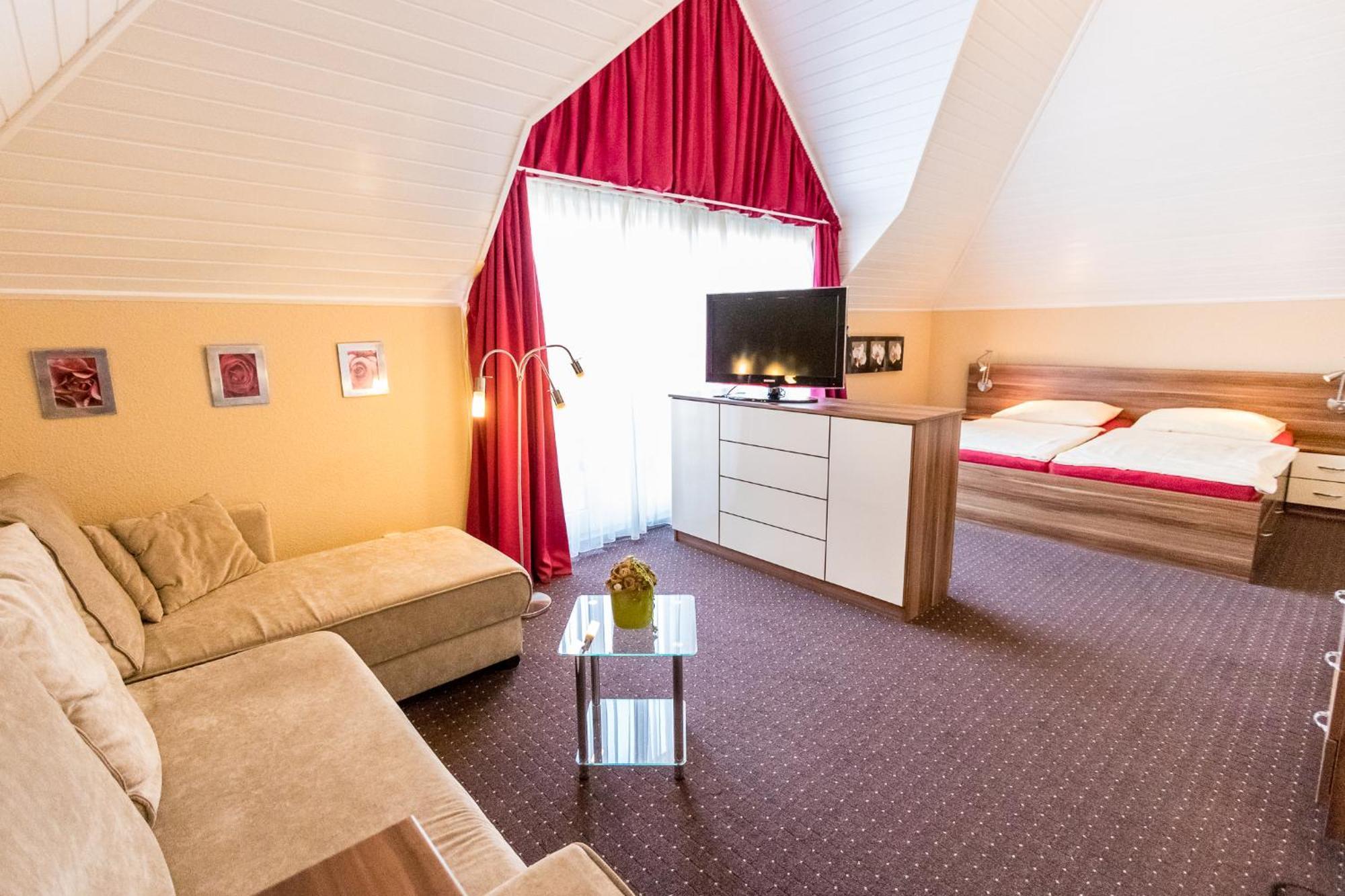 Hotel Haus Sonnenhof Siófok Esterno foto